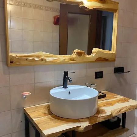 La Casa Rosa Di Riso Amaro Apartment