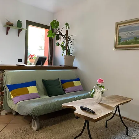 Apartment La Casa Rosa Di Riso Amaro